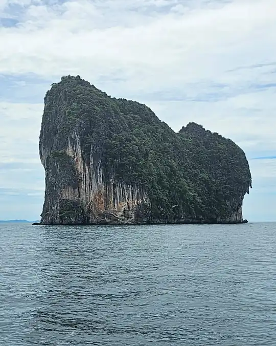 Koh Yawabon Island, Krabi Koh Yawabon island dive site near Ao Nang Krabi.